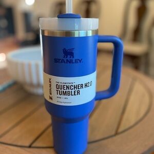 NWT Limited edition Stanley 40oz Quencher H2.0 Flowstate Tumbler Iris‎ Blue